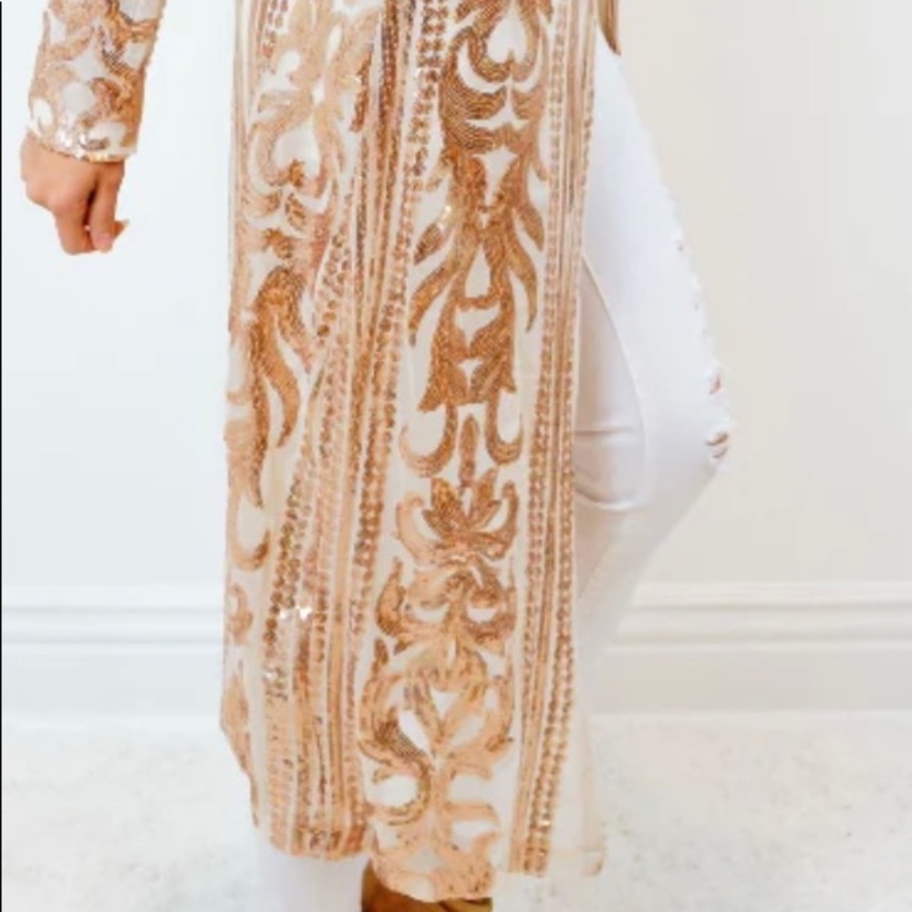 One size fit all Windsor gold duster